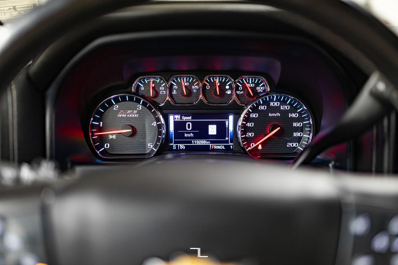 2018 Chevrolet Silverado 2500HD 4x4 Crew Cab LTZ Z71 Diesel Leather Roof Nav Red Deer AB