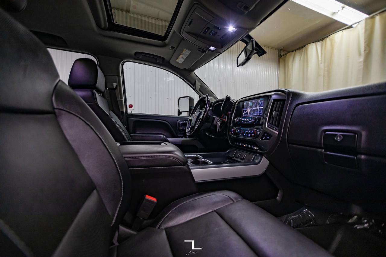 2018 Chevrolet Silverado 2500HD 4x4 Crew Cab LTZ Z71 Diesel Leather Roof Nav Red Deer AB