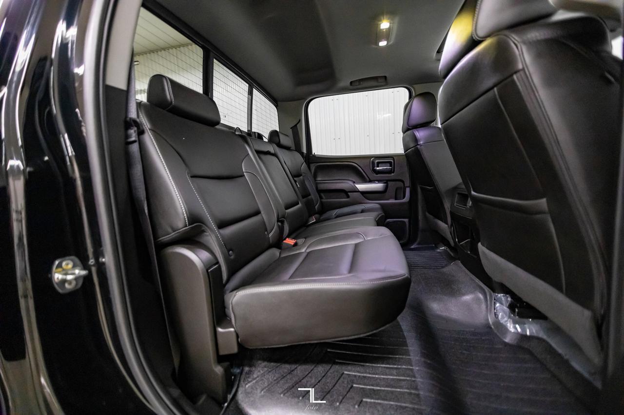 2018 Chevrolet Silverado 2500HD 4x4 Crew Cab LTZ Z71 Diesel Leather Roof Nav Red Deer AB