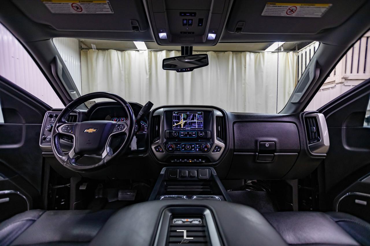 2018 Chevrolet Silverado 2500HD 4x4 Crew Cab LTZ Z71 Diesel Leather Roof Nav Red Deer AB