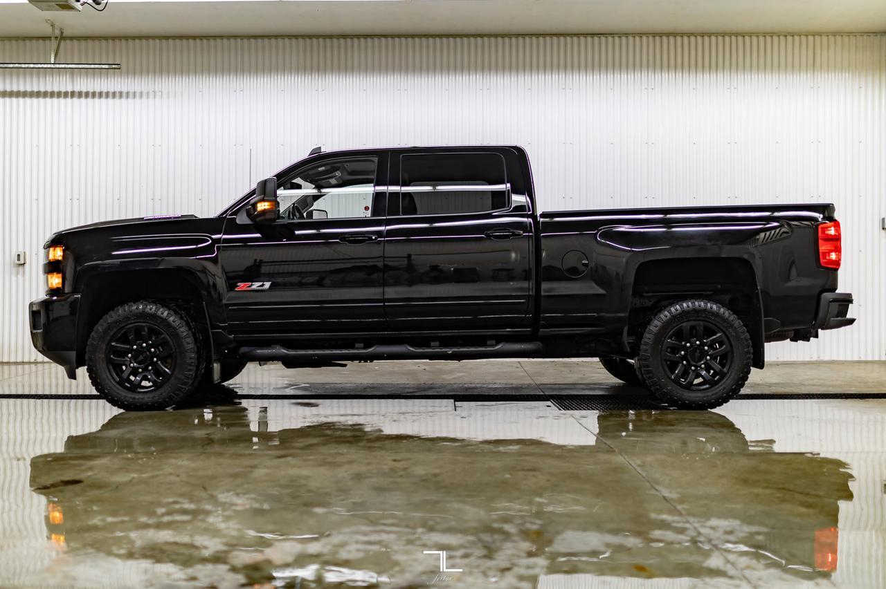 2018 Chevrolet Silverado 2500HD 4x4 Crew Cab LTZ Z71 Diesel Leather Roof Nav Red Deer AB