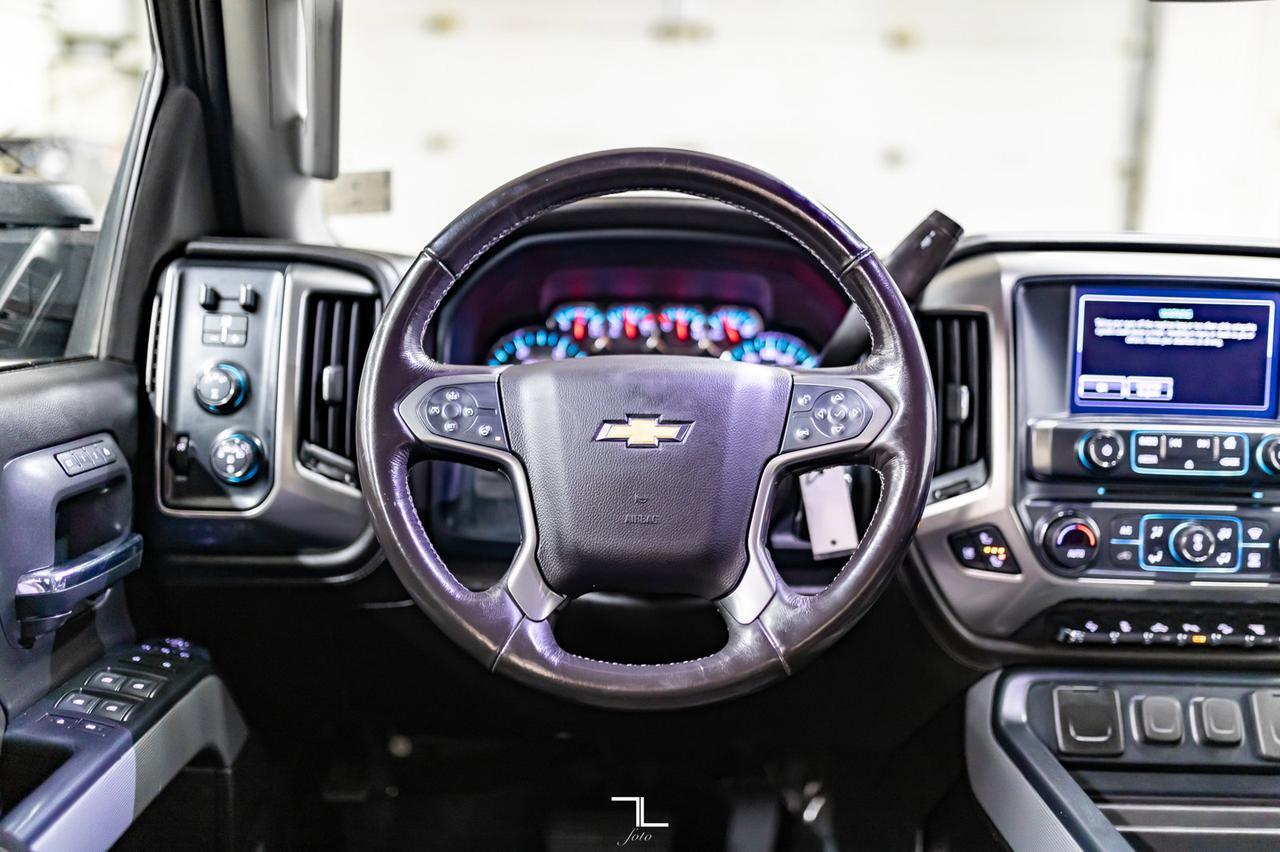 2018 Chevrolet Silverado 2500HD 4x4 Crew Cab LTZ Z71 Diesel Leather Roof Nav Red Deer AB