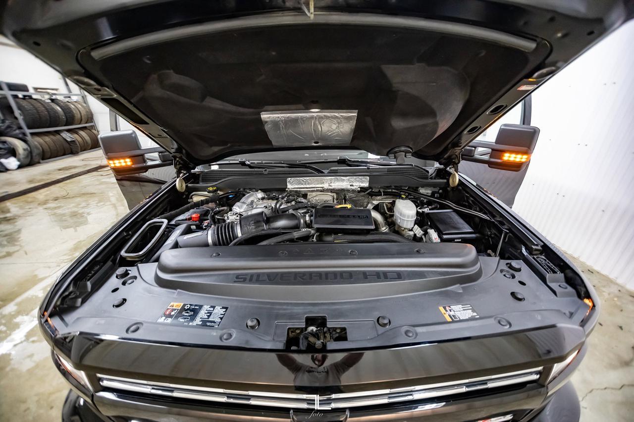 2018 Chevrolet Silverado 2500HD 4x4 Crew Cab LTZ Z71 Diesel Leather Roof Nav Red Deer AB