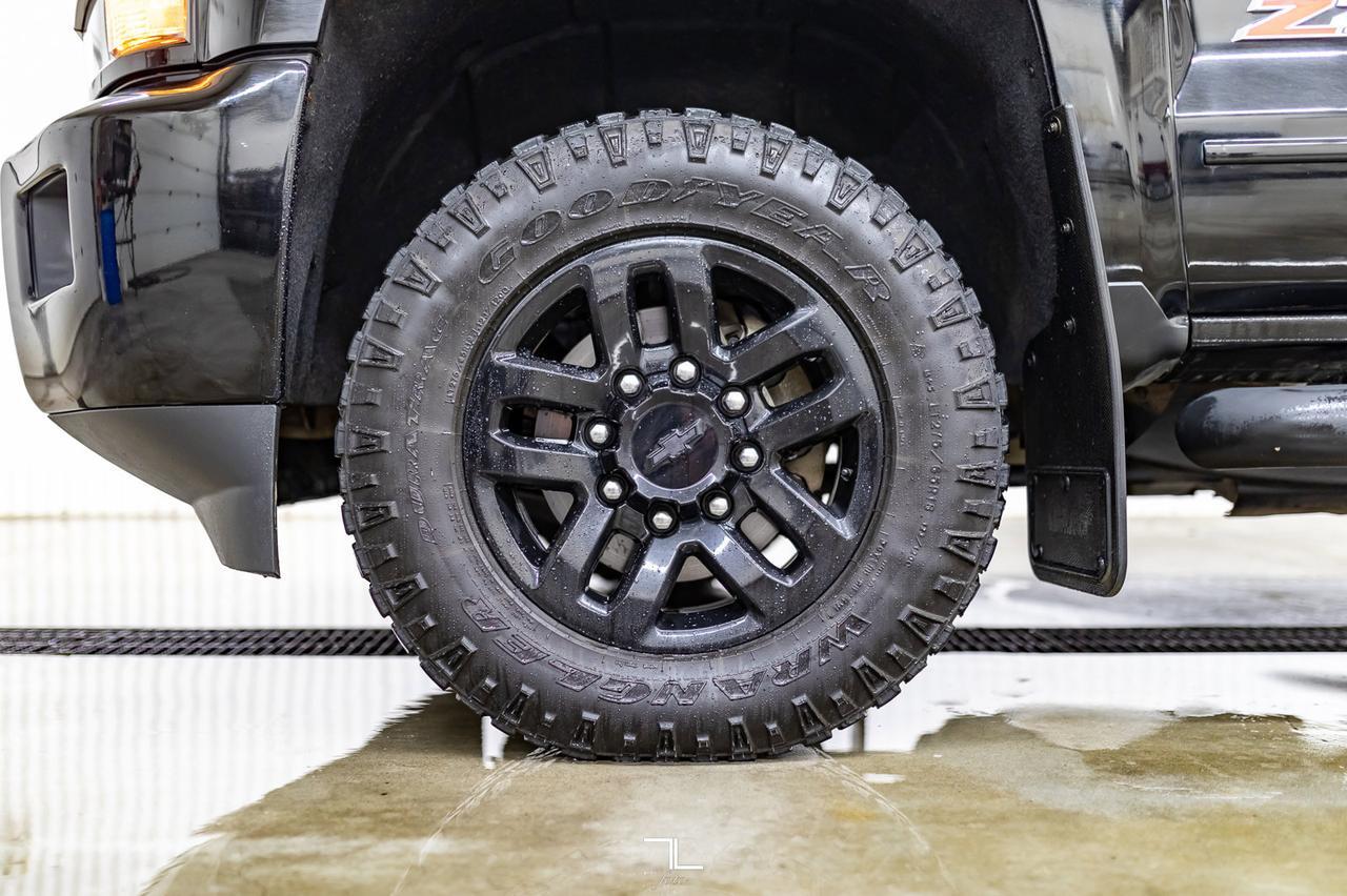 2018 Chevrolet Silverado 2500HD 4x4 Crew Cab LTZ Z71 Diesel Leather Roof Nav Red Deer AB