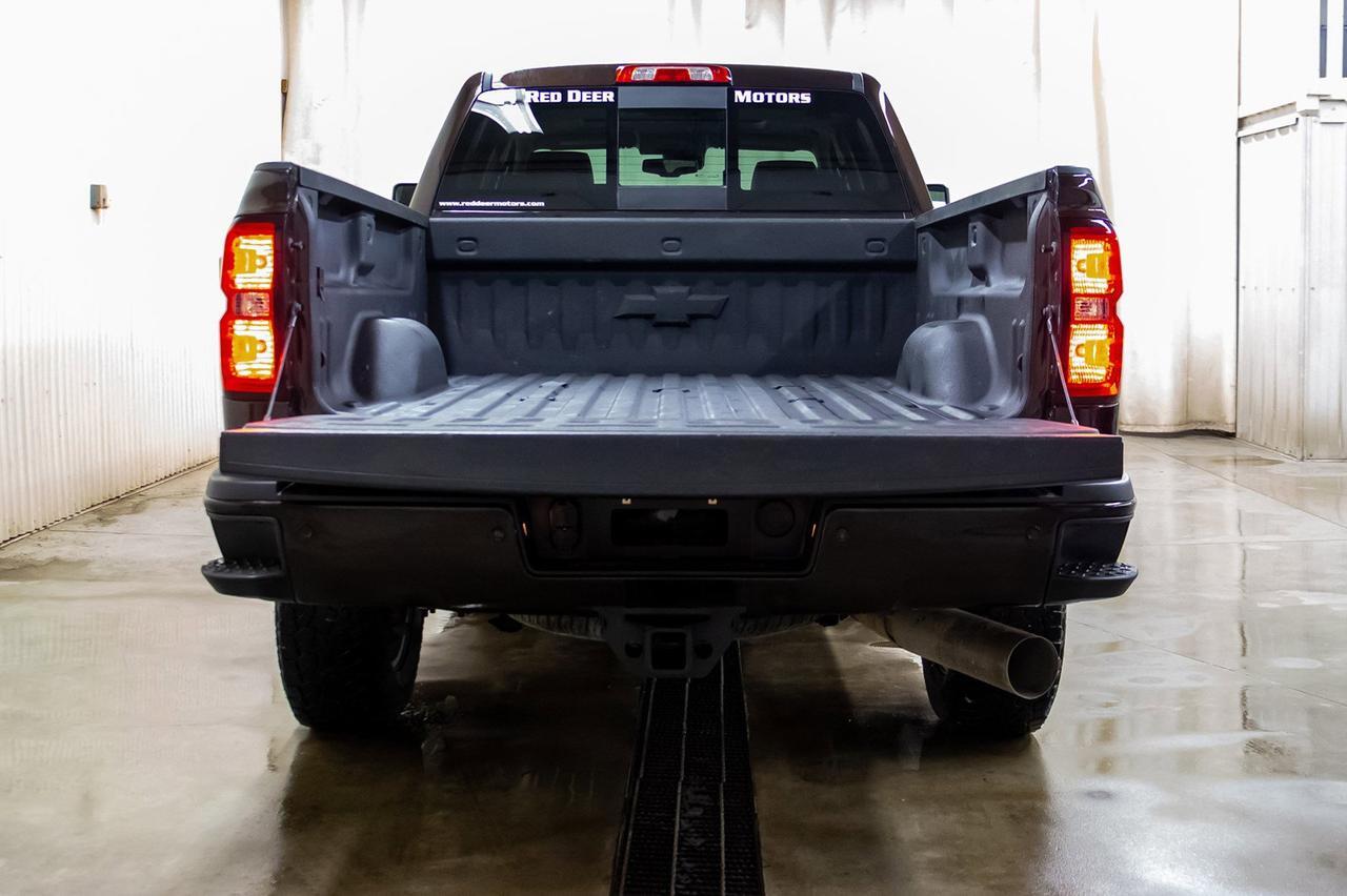 2018 Chevrolet Silverado 3500HD 4x4 Crew Cab High Country Diesel Leather Roof Nav Red Deer AB
