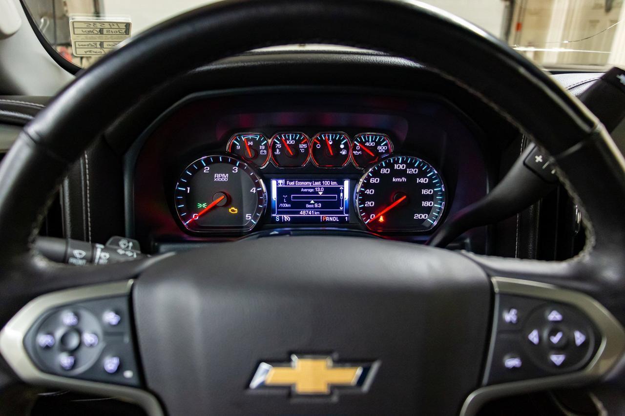 2018 Chevrolet Silverado 3500HD 4x4 Crew Cab High Country Diesel Leather Roof Nav Red Deer AB