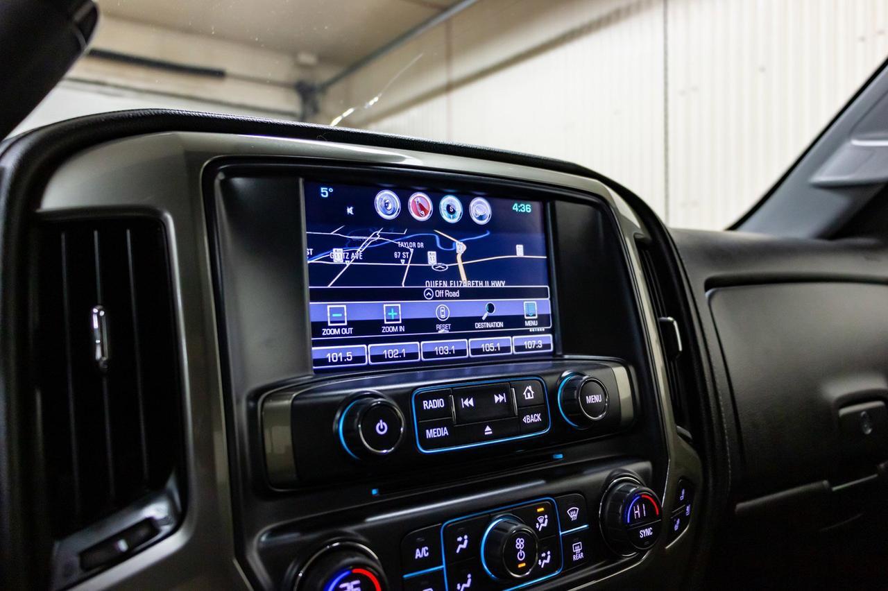 2018 Chevrolet Silverado 3500HD 4x4 Crew Cab High Country Diesel Leather Roof Nav Red Deer AB