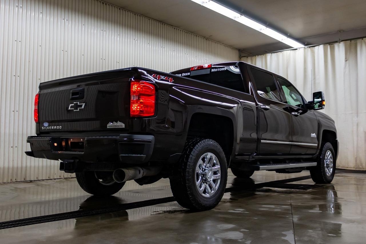 2018 Chevrolet Silverado 3500HD 4x4 Crew Cab High Country Diesel Leather Roof Nav Red Deer AB