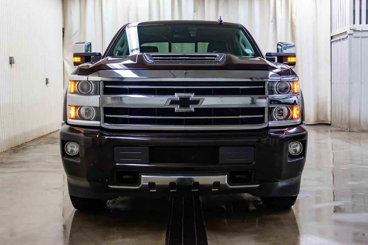 2018 Chevrolet Silverado 3500HD 4x4 Crew Cab High Country Diesel Leather Roof Nav Red Deer AB
