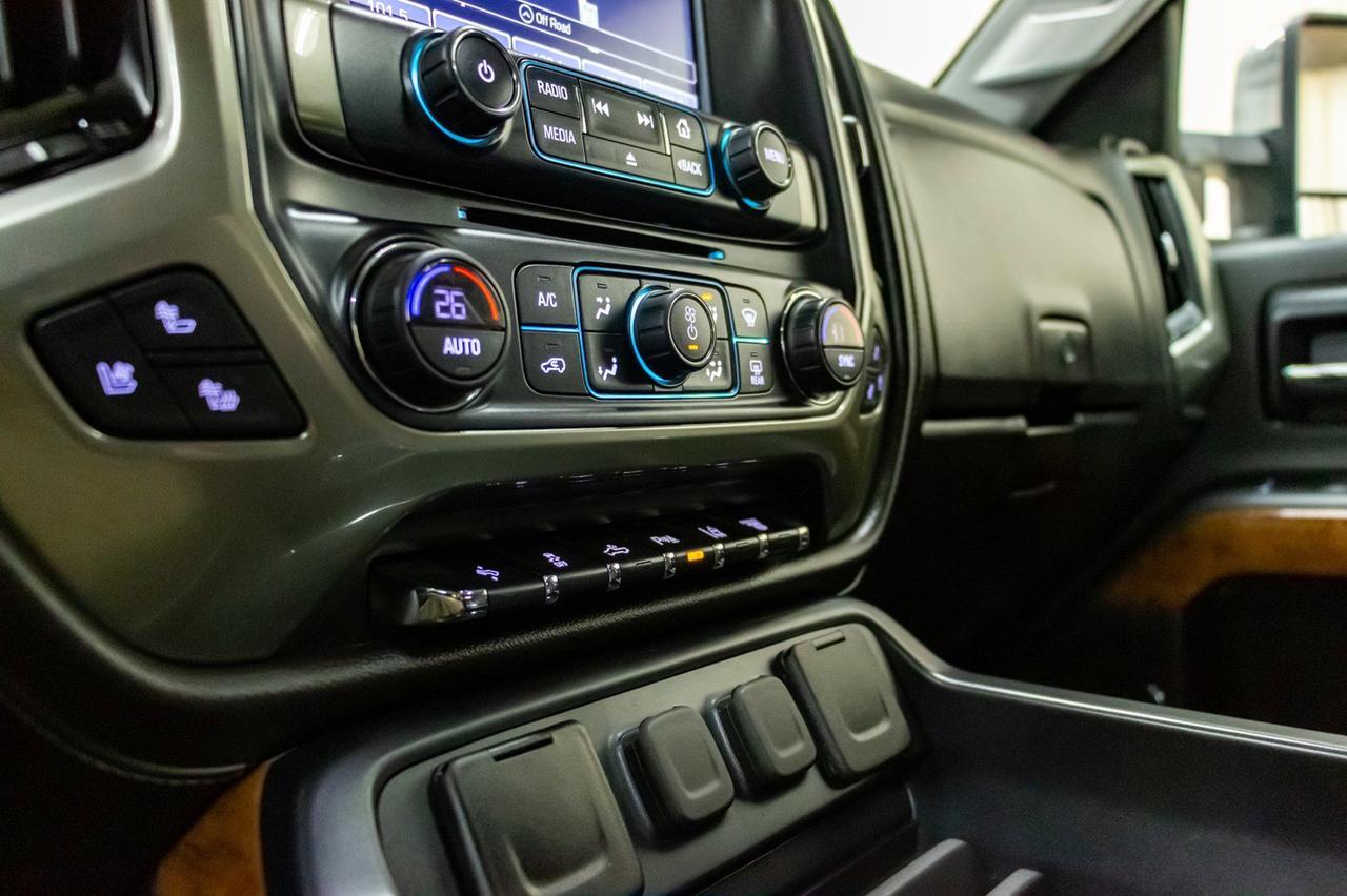 2018 Chevrolet Silverado 3500HD 4x4 Crew Cab High Country Diesel Leather Roof Nav Red Deer AB