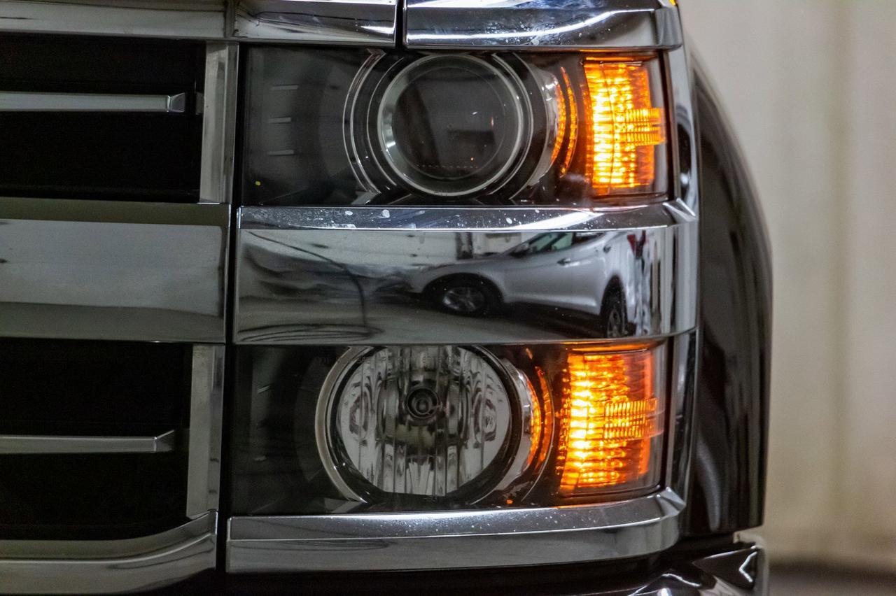 2018 Chevrolet Silverado 3500HD 4x4 Crew Cab High Country Diesel Leather Roof Nav Red Deer AB