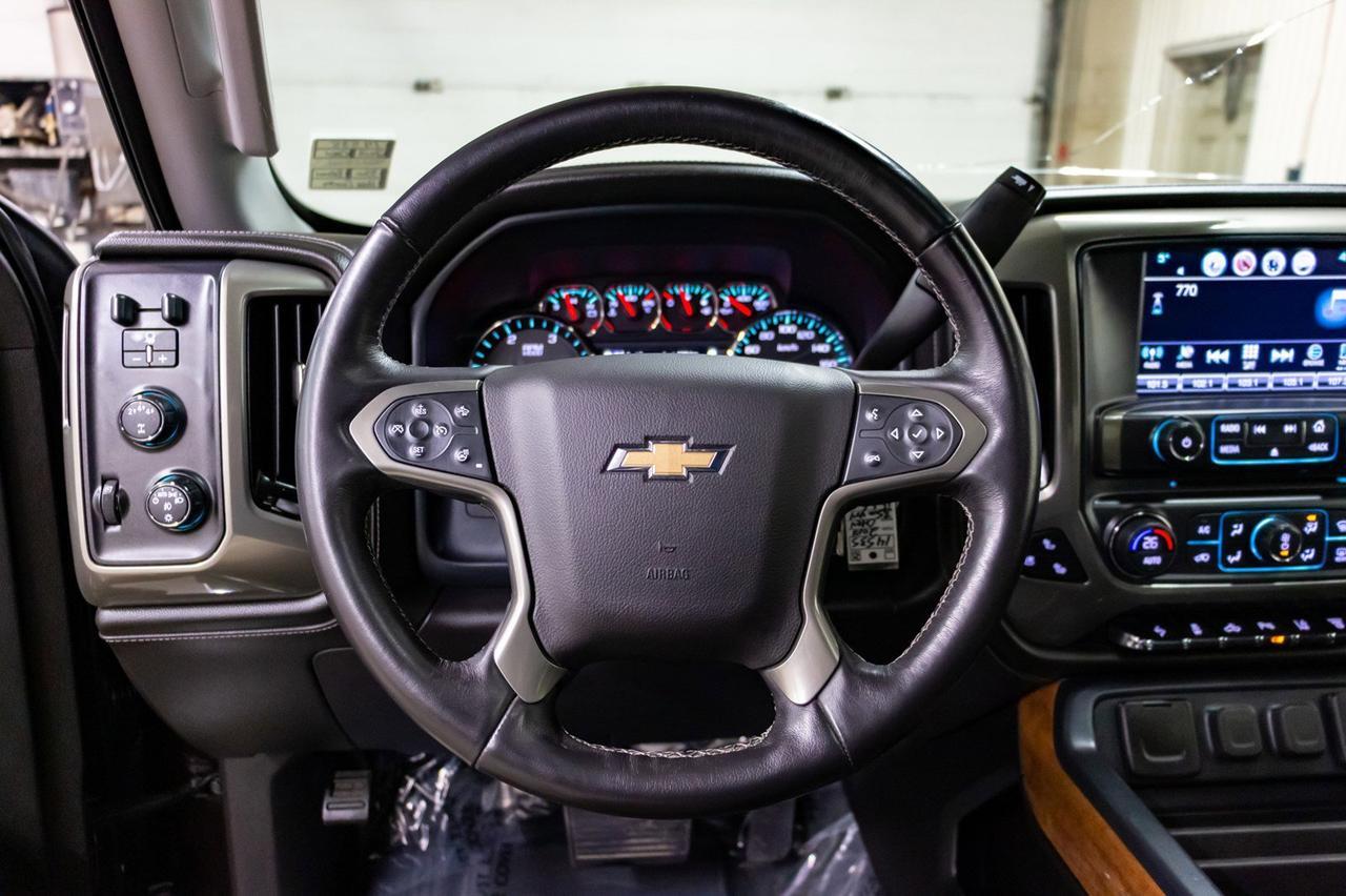 2018 Chevrolet Silverado 3500HD 4x4 Crew Cab High Country Diesel Leather Roof Nav Red Deer AB