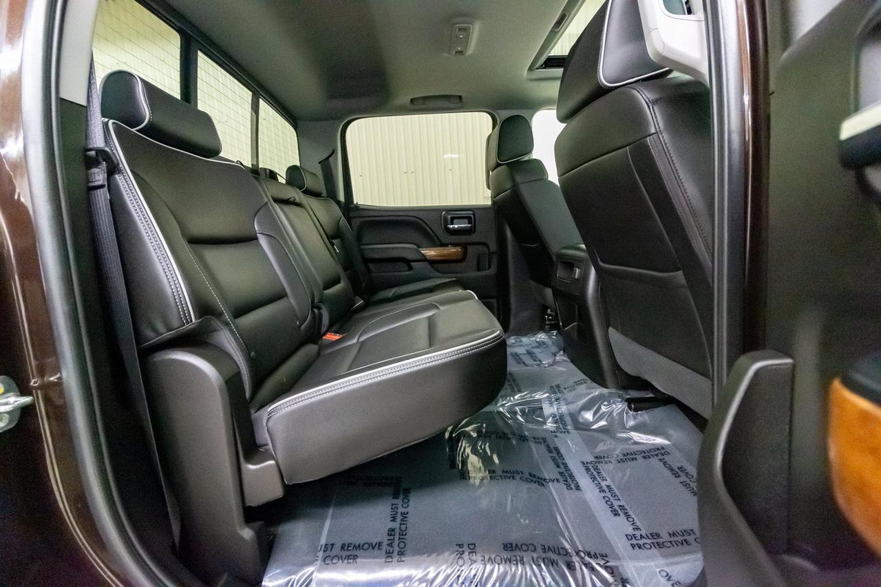 2018 Chevrolet Silverado 3500HD 4x4 Crew Cab High Country Diesel Leather Roof Nav Red Deer AB