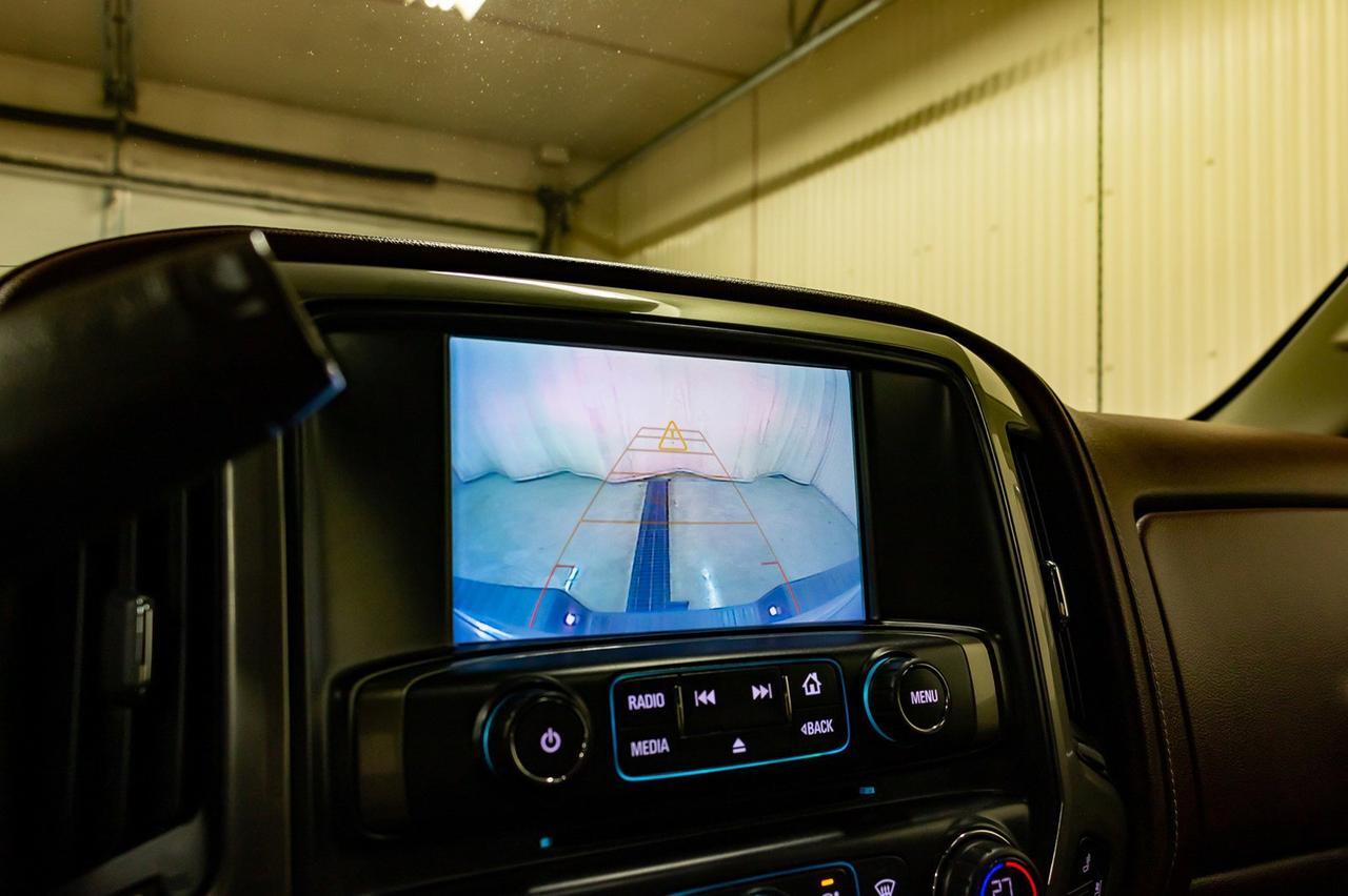 2018 Chevrolet Silverado 3500HD 4x4 Crew Cab High Country Diesel Leather Roof Nav Red Deer AB