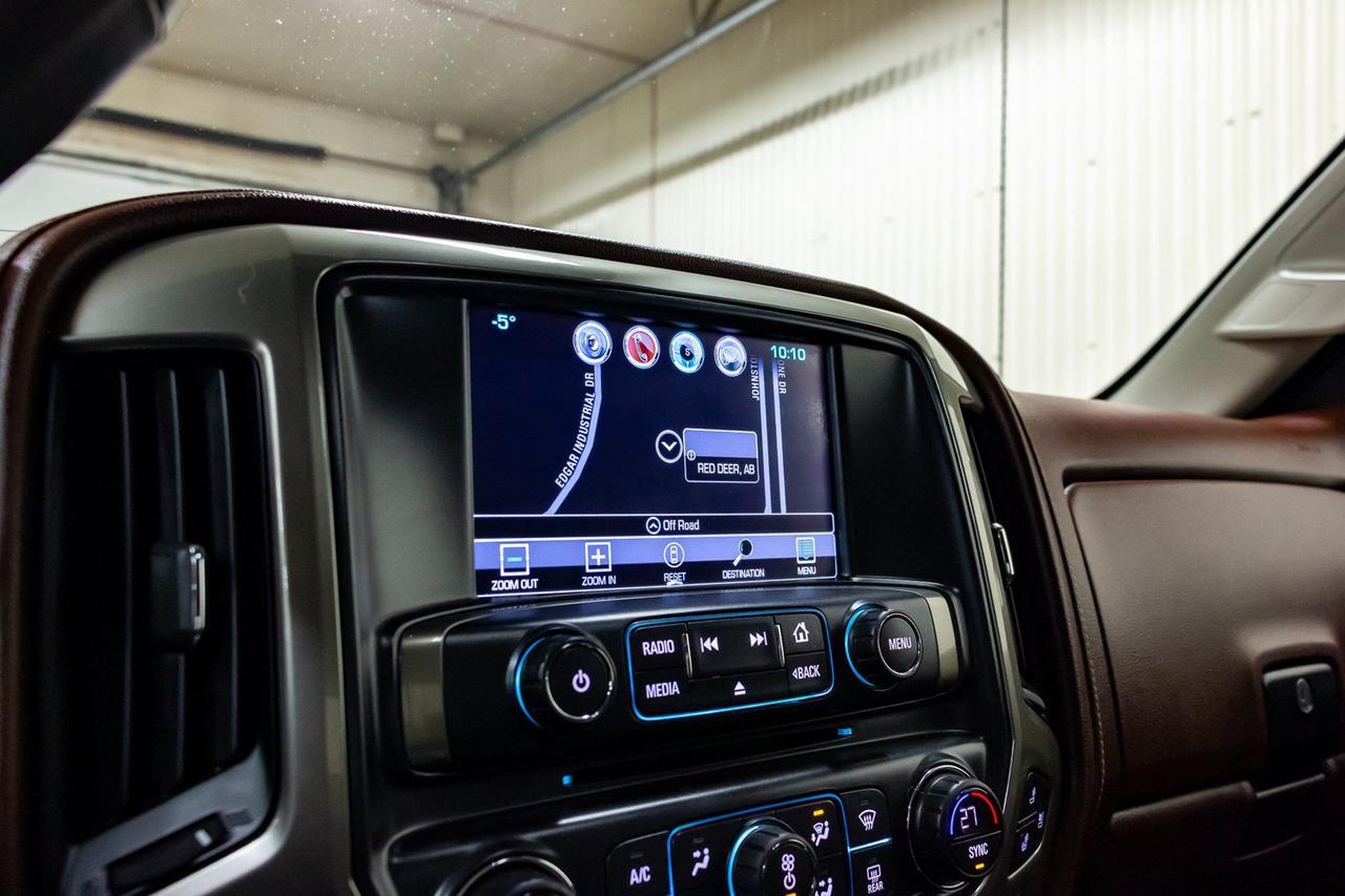 2018 Chevrolet Silverado 3500HD 4x4 Crew Cab High Country Diesel Leather Roof Nav Red Deer AB