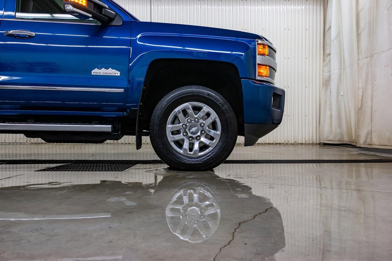 2018 Chevrolet Silverado 3500HD 4x4 Crew Cab High Country Diesel Leather Roof Nav Red Deer AB