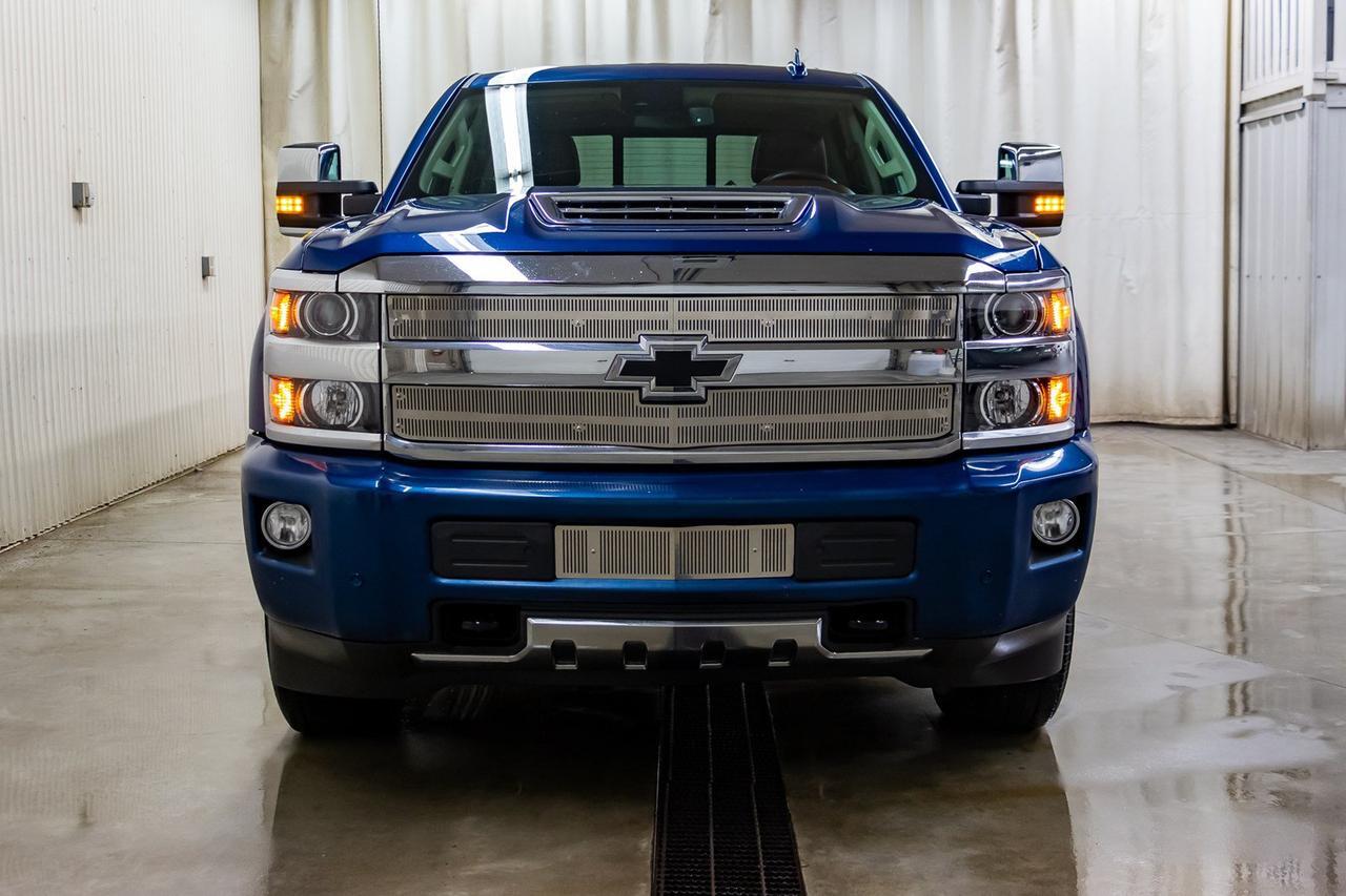 2018 Chevrolet Silverado 3500HD 4x4 Crew Cab High Country Diesel Leather Roof Nav Red Deer AB