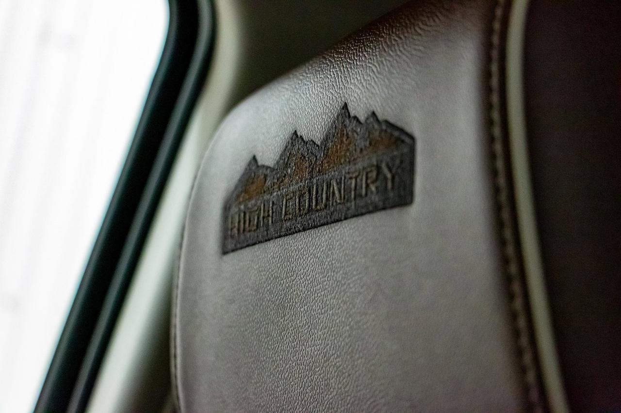 2018 Chevrolet Silverado 3500HD 4x4 Crew Cab High Country Diesel Leather Roof Nav Red Deer AB