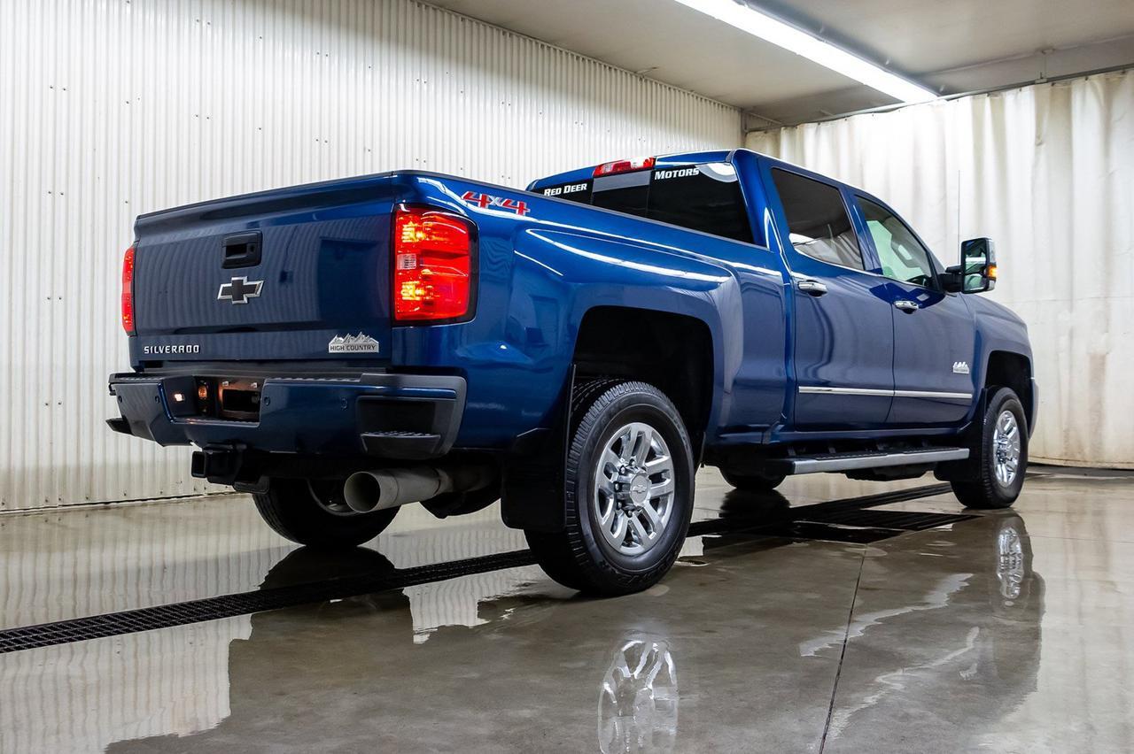 2018 Chevrolet Silverado 3500HD 4x4 Crew Cab High Country Diesel Leather Roof Nav Red Deer AB