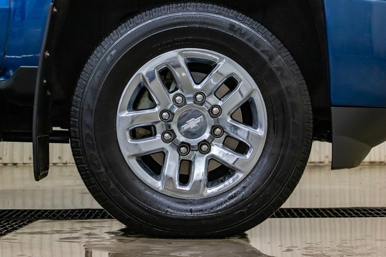 2018 Chevrolet Silverado 3500HD 4x4 Crew Cab High Country Diesel Leather Roof Nav Red Deer AB