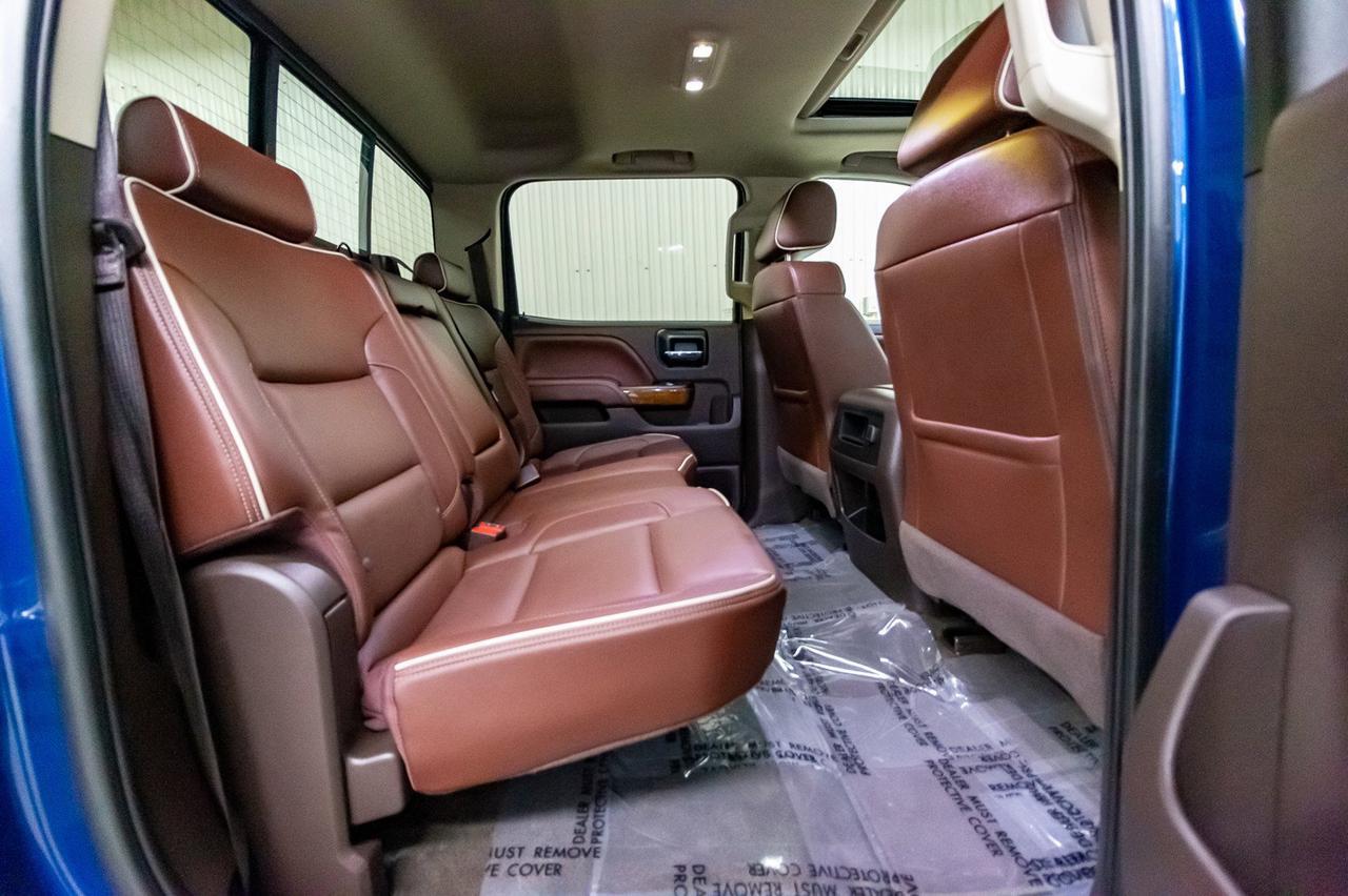 2018 Chevrolet Silverado 3500HD 4x4 Crew Cab High Country Diesel Leather Roof Nav Red Deer AB