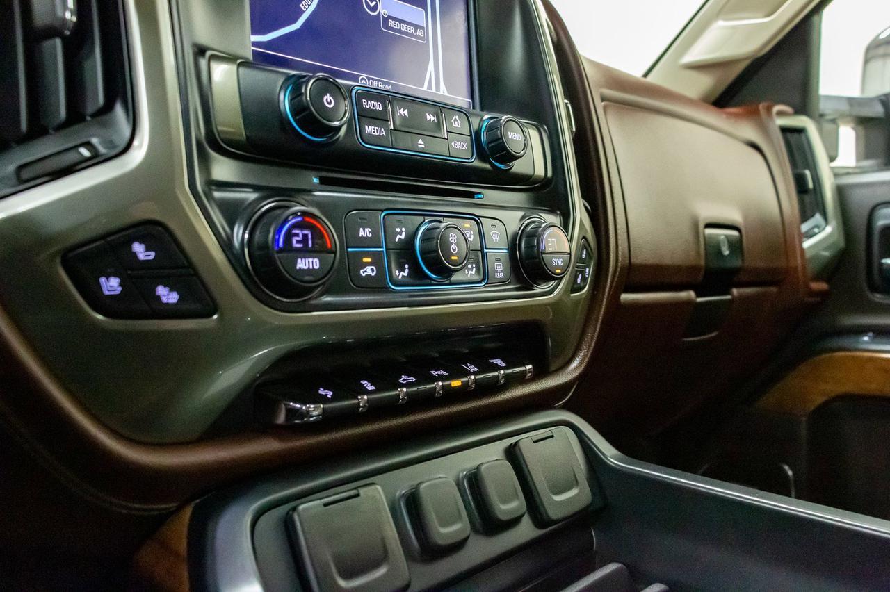 2018 Chevrolet Silverado 3500HD 4x4 Crew Cab High Country Diesel Leather Roof Nav Red Deer AB