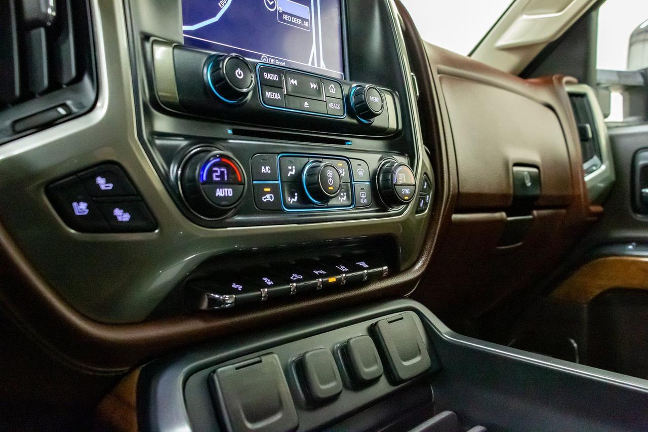 2018 Chevrolet Silverado 3500HD 4x4 Crew Cab High Country Diesel Leather Roof Nav Red Deer AB