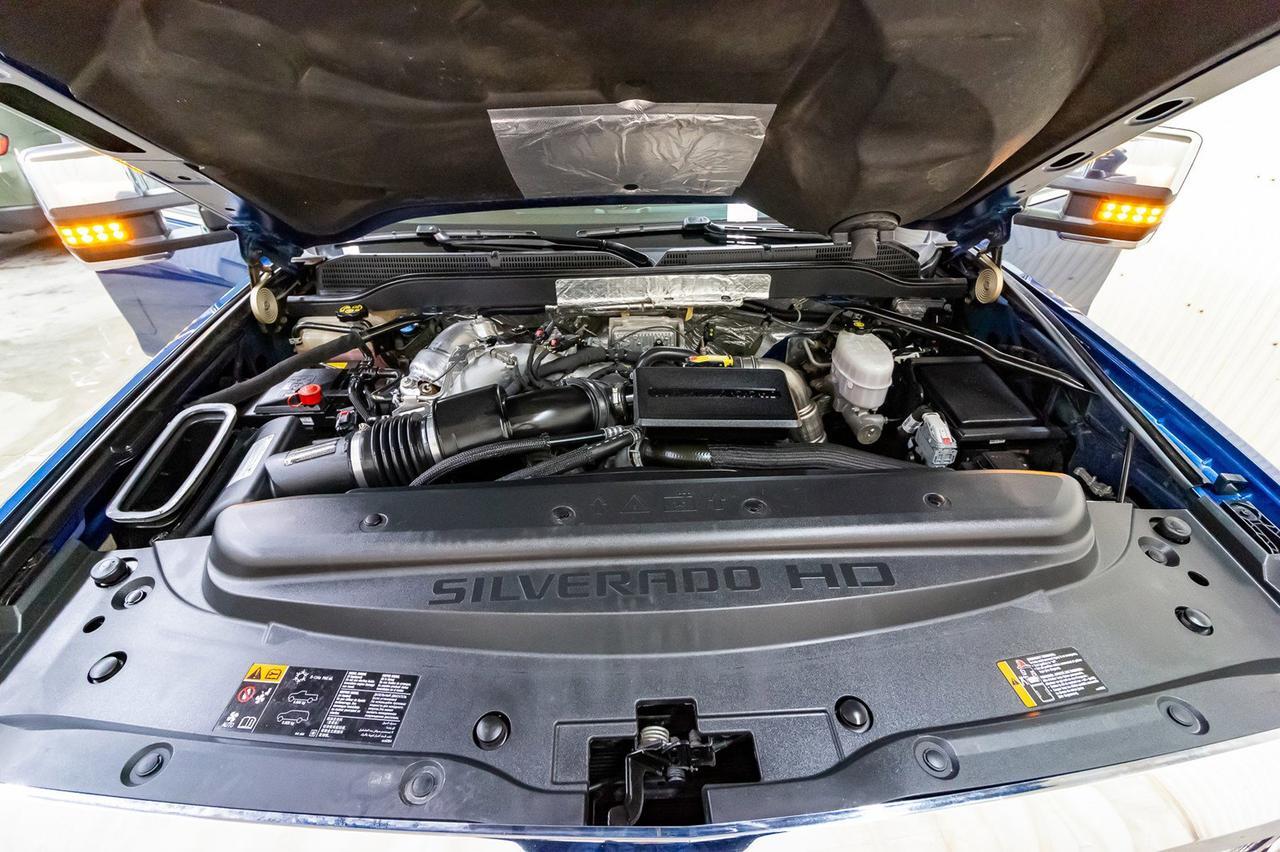 2018 Chevrolet Silverado 3500HD 4x4 Crew Cab High Country Diesel Leather Roof Nav Red Deer AB