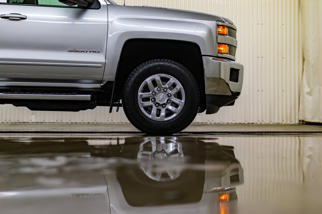 2018 Chevrolet Silverado 3500HD 4x4 Crew Cab LT 6 Passenger Diesel Red Deer AB
