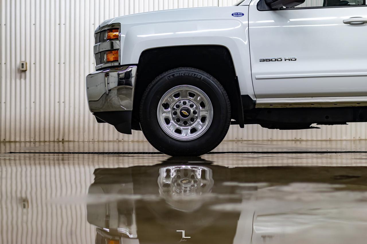 2018 Chevrolet Silverado 3500HD 4x4 Crew Cab LT Deck Red Deer AB