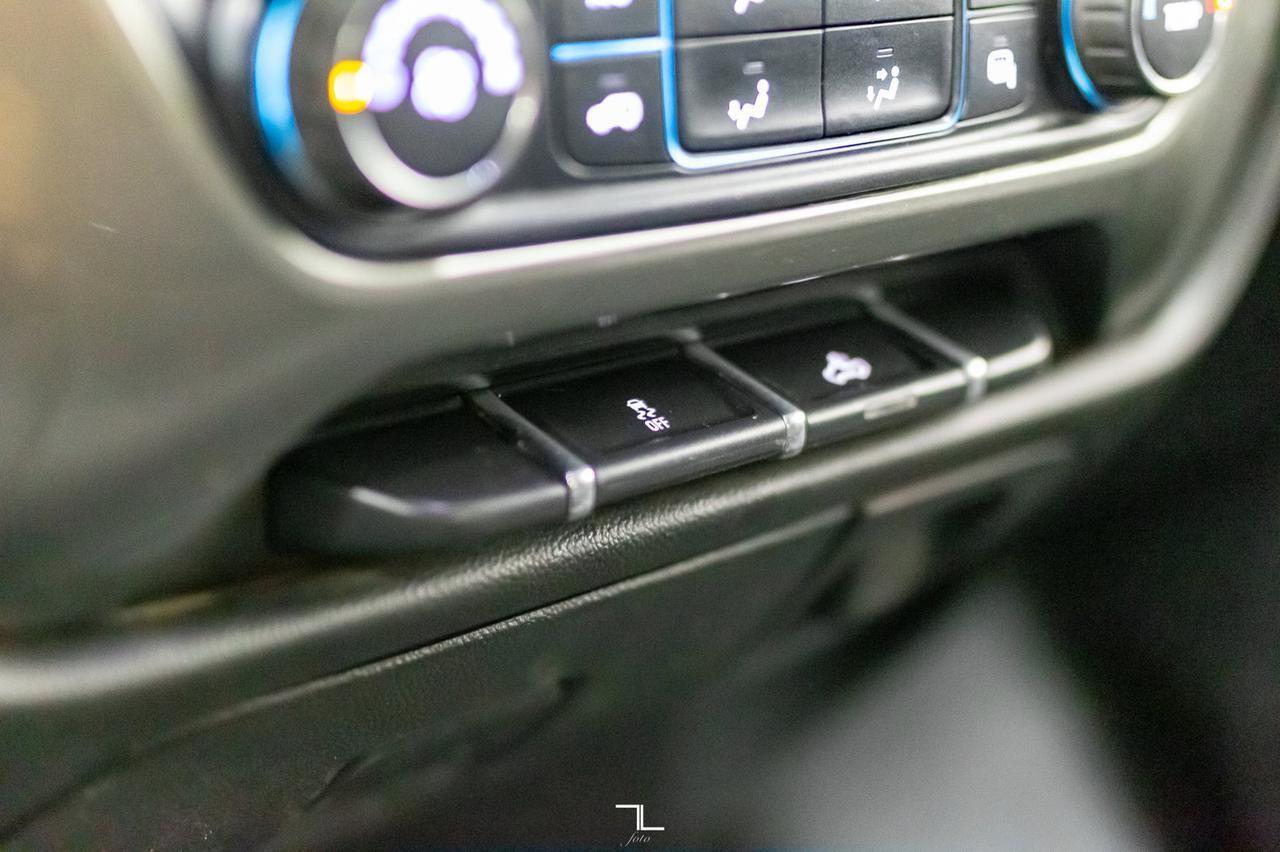 2018 Chevrolet Silverado 3500HD 4x4 Crew Cab LT Deck Red Deer AB