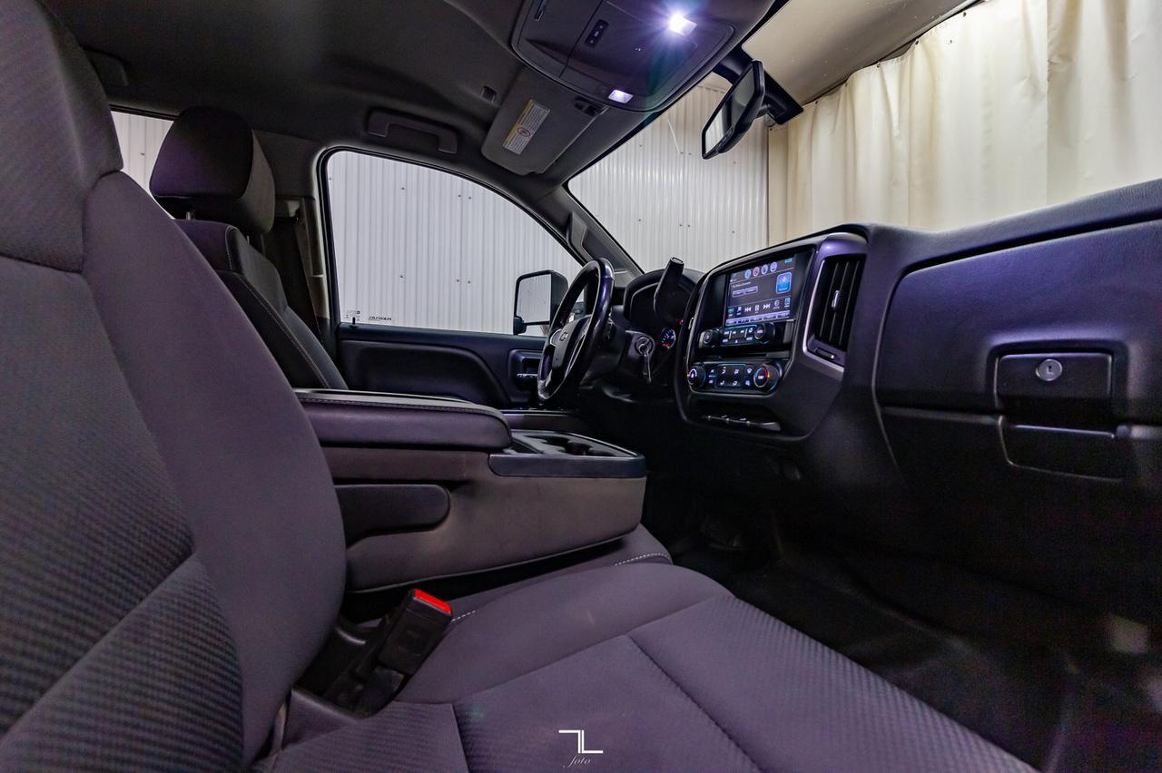 2018 Chevrolet Silverado 3500HD 4x4 Crew Cab LT Deck Red Deer AB