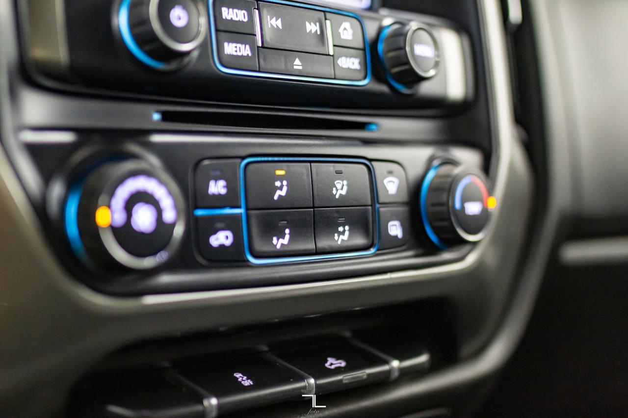 2018 Chevrolet Silverado 3500HD 4x4 Crew Cab LT Deck Red Deer AB