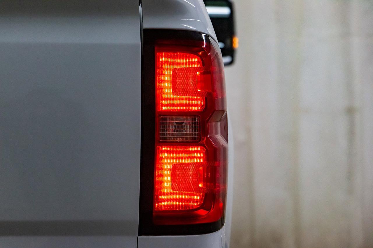 2018 Chevrolet Silverado 3500HD 4x4 Crew Cab LT LWB Diesel BCam Red Deer AB