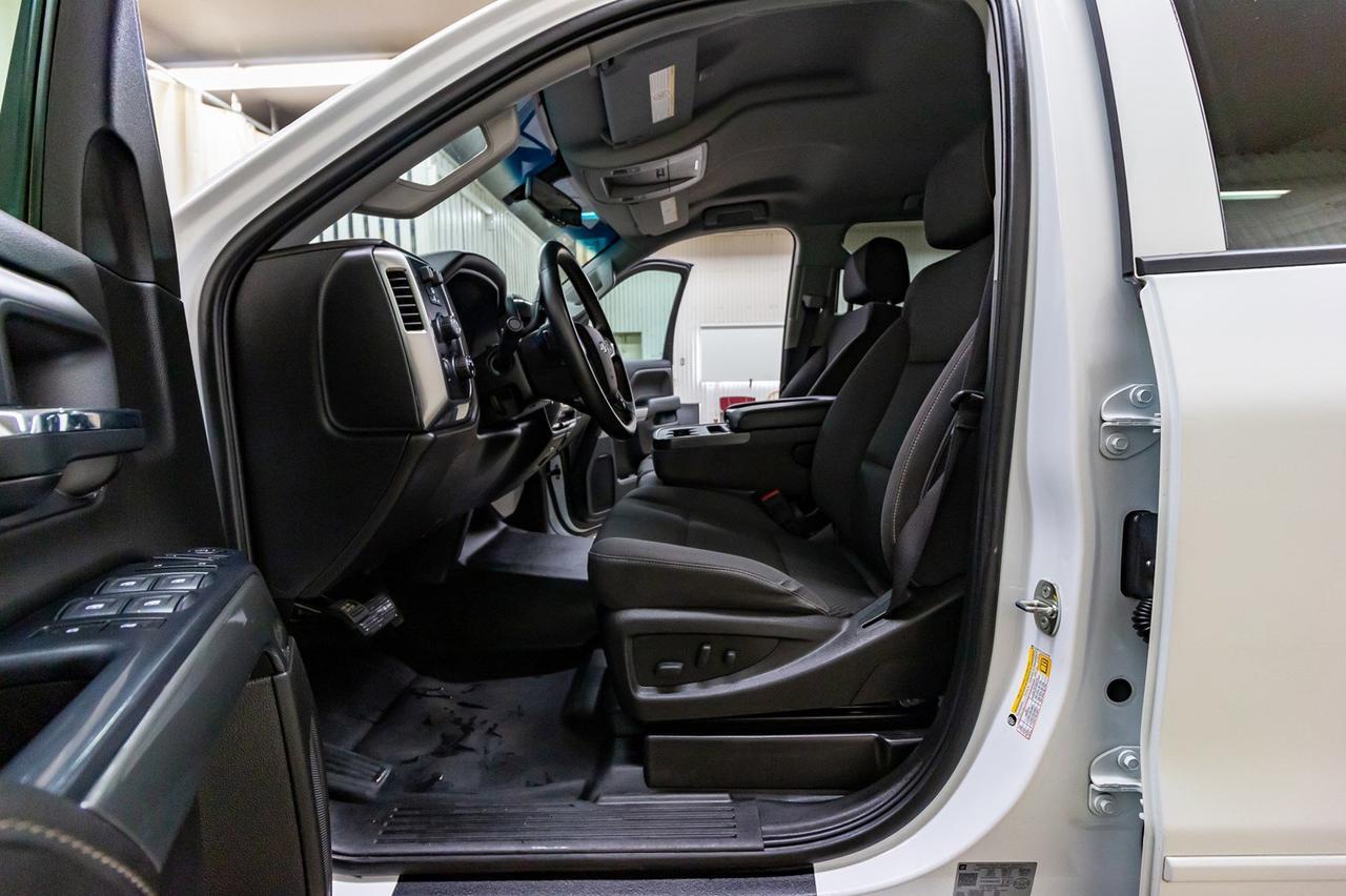 2018 Chevrolet Silverado 3500HD 4x4 Crew Cab LT LWB Diesel BCam Red Deer AB