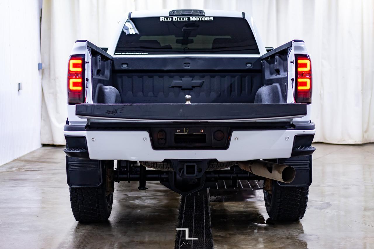 2018 Chevrolet Silverado 3500HD 4x4 Crew Cab LT Z71 Diesel Leather Nav 6&quot; Lift Red Deer AB