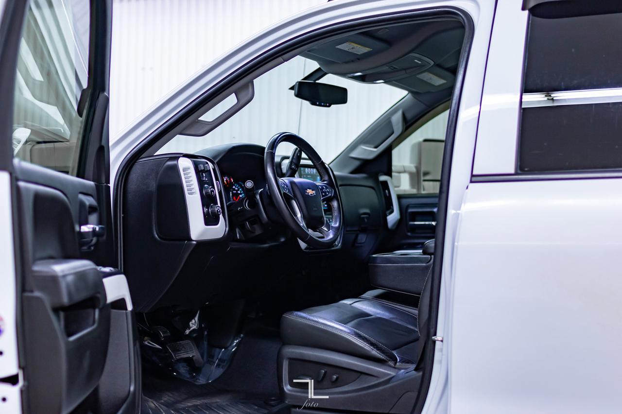 2018 Chevrolet Silverado 3500HD 4x4 Crew Cab LT Z71 Diesel Leather Nav 6&quot; Lift Red Deer AB