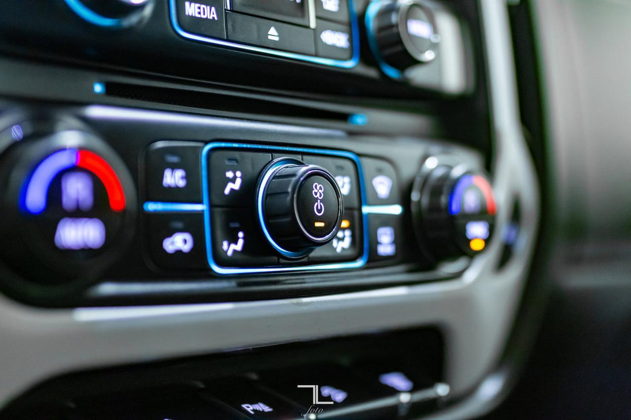 2018 Chevrolet Silverado 3500HD 4x4 Crew Cab LT Z71 Diesel Leather Nav 6&quot; Lift Red Deer AB