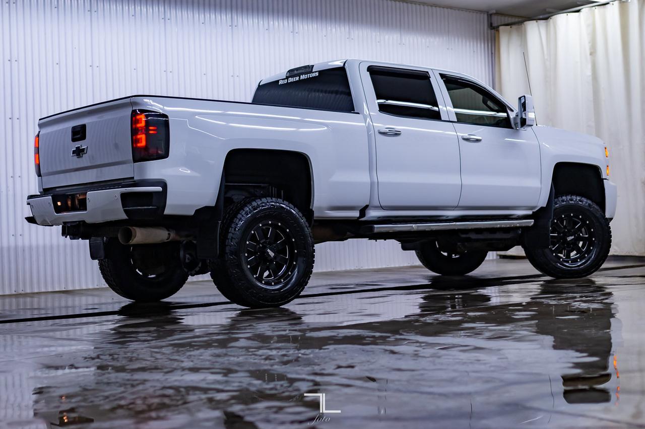 2018 Chevrolet Silverado 3500HD 4x4 Crew Cab LT Z71 Diesel Leather Nav 6&quot; Lift Red Deer AB