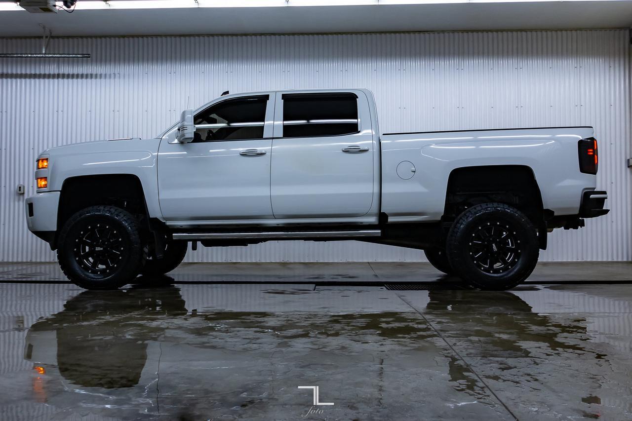 2018 Chevrolet Silverado 3500HD 4x4 Crew Cab LT Z71 Diesel Leather Nav 6" Lift Red Deer AB