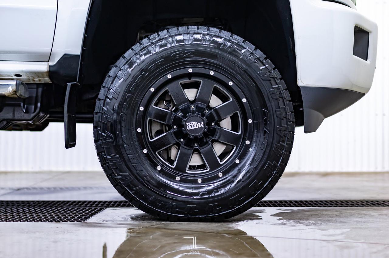 2018 Chevrolet Silverado 3500HD 4x4 Crew Cab LT Z71 Diesel Leather Nav 6&quot; Lift Red Deer AB