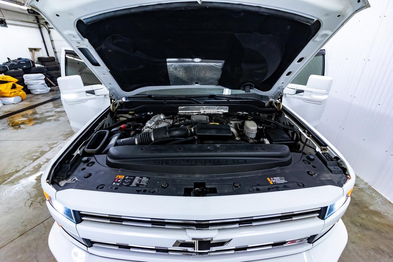 2018 Chevrolet Silverado 3500HD 4x4 Crew Cab LT Z71 Diesel Leather Nav 6&quot; Lift Red Deer AB