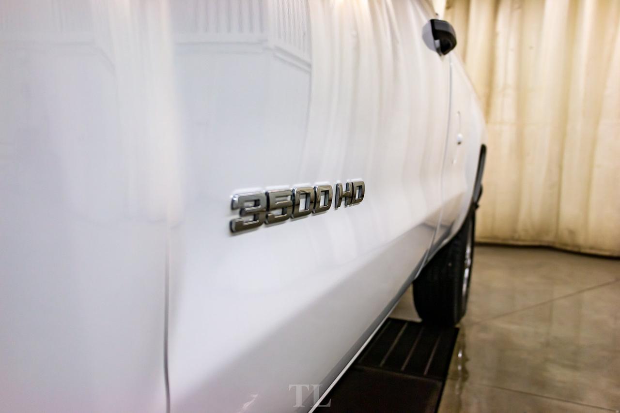 2018 Chevrolet Silverado 3500HD 4x4 Reg Cab WT Longbox BCam Pseat Red Deer AB