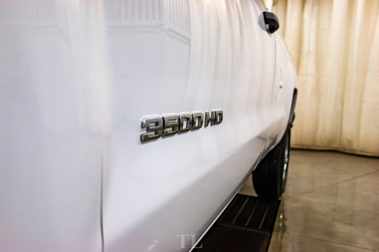 2018 Chevrolet Silverado 3500HD 4x4 Reg Cab WT Longbox BCam Pseat Red Deer AB