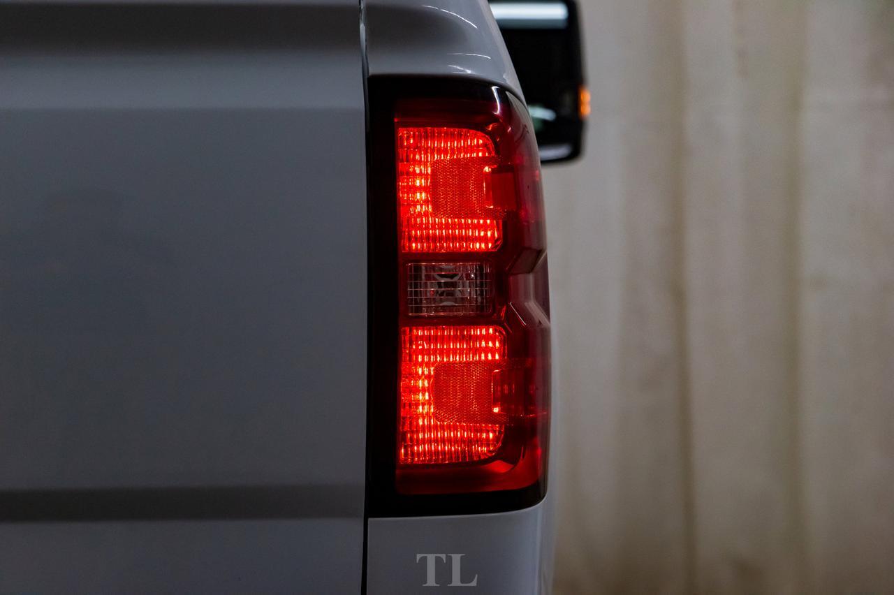 2018 Chevrolet Silverado 3500HD 4x4 Reg Cab WT Longbox BCam Pseat Red Deer AB