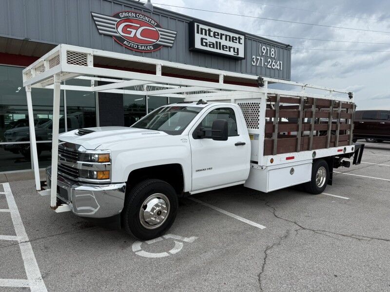 2018 Chevrolet Silverado 3500HD Diesel Ftatbed 56k mi's