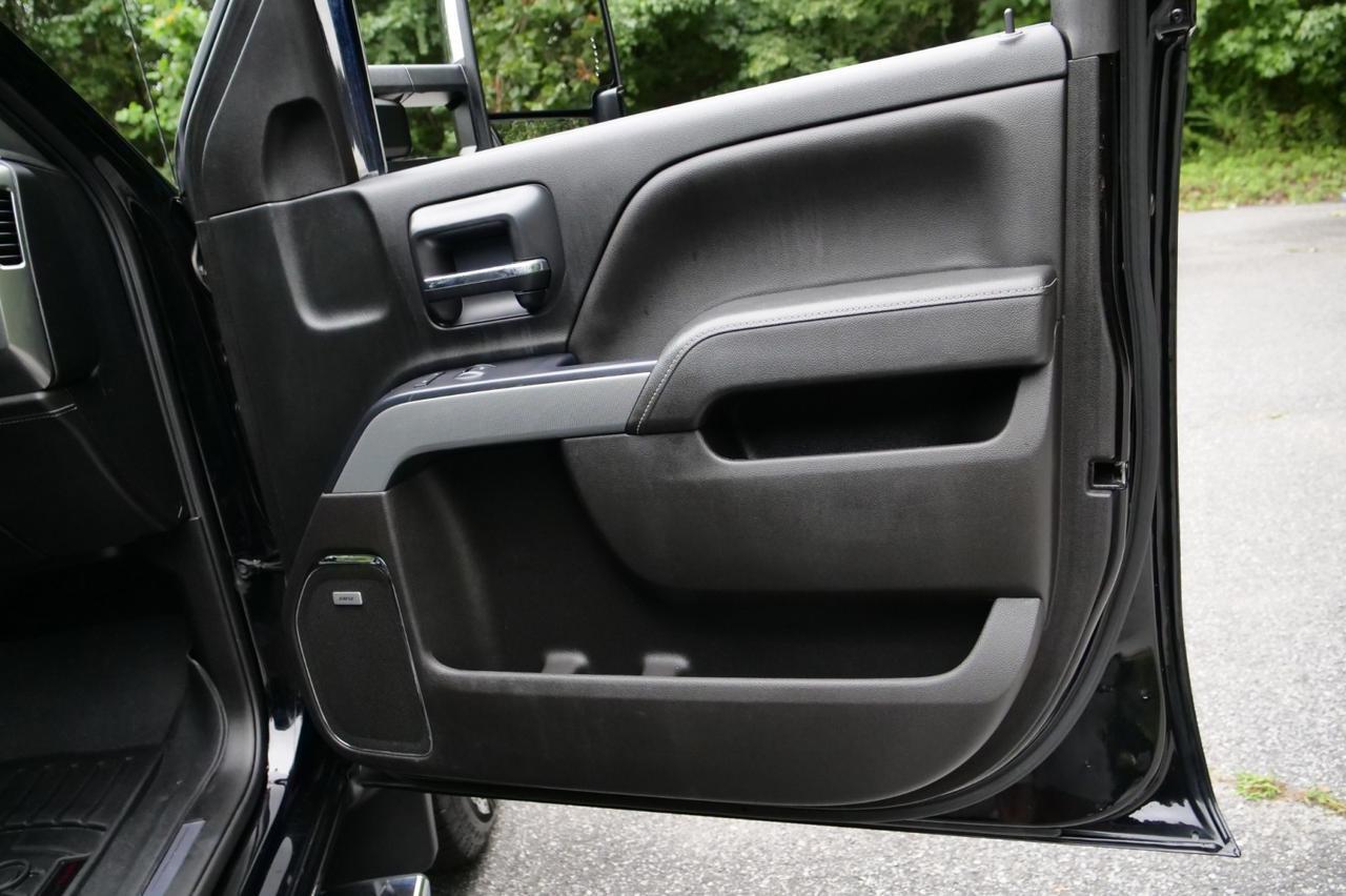 2018 Chevrolet Silverado 3500HD LTZ 4X4 / Duramax Turbo Diesel / Z71 / 5th Wheel! Lincolnton NC