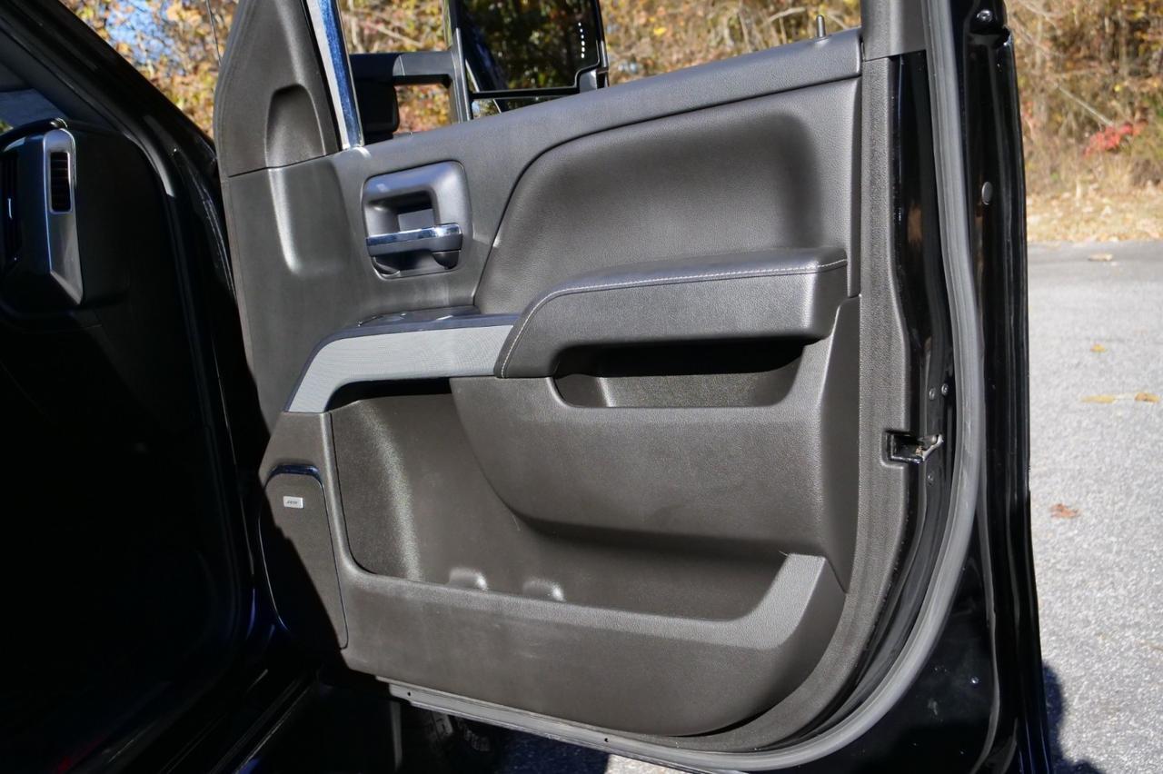 2018 Chevrolet Silverado 3500HD LTZ 4X4 / Duramax Turbo Diesel / Z71 / 5th Wheel! Lincolnton NC