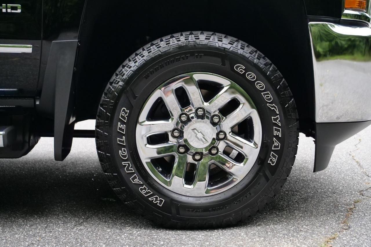 2018 Chevrolet Silverado 3500HD LTZ 4X4 / Duramax Turbo Diesel / Z71 PKG! Lincolnton NC