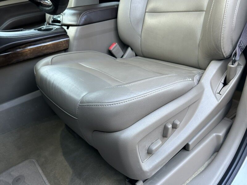 2018 Chevrolet Suburban LT - FROM CALIFORNIA - SPOTLESS FRAME Whitinsville MA